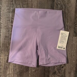 Lululemon Wunder Train 6 inch Bike Shorts - Lavender - Size 8 - New with Tags